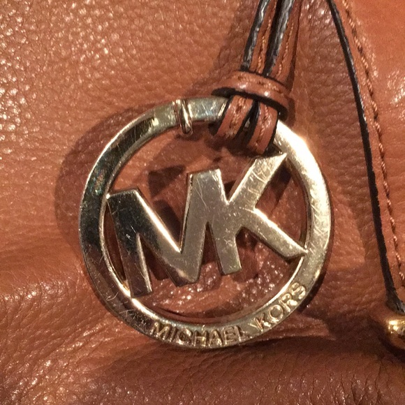 Michael Kors handbag with gold hardware - Picture 5 of 7